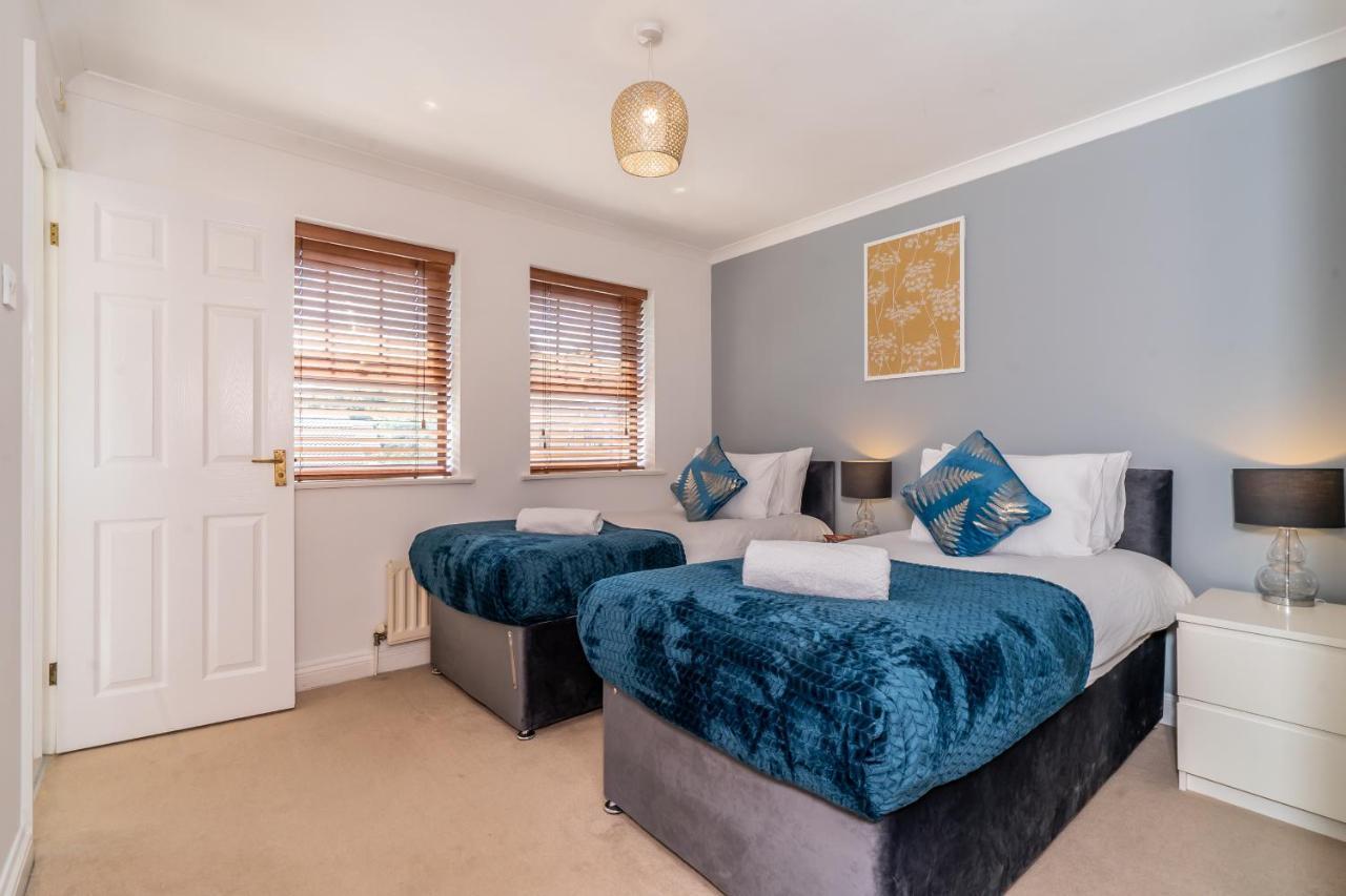 Mk Center House: Family-friendly With Free Parking And Sky Tv Milton Keynes