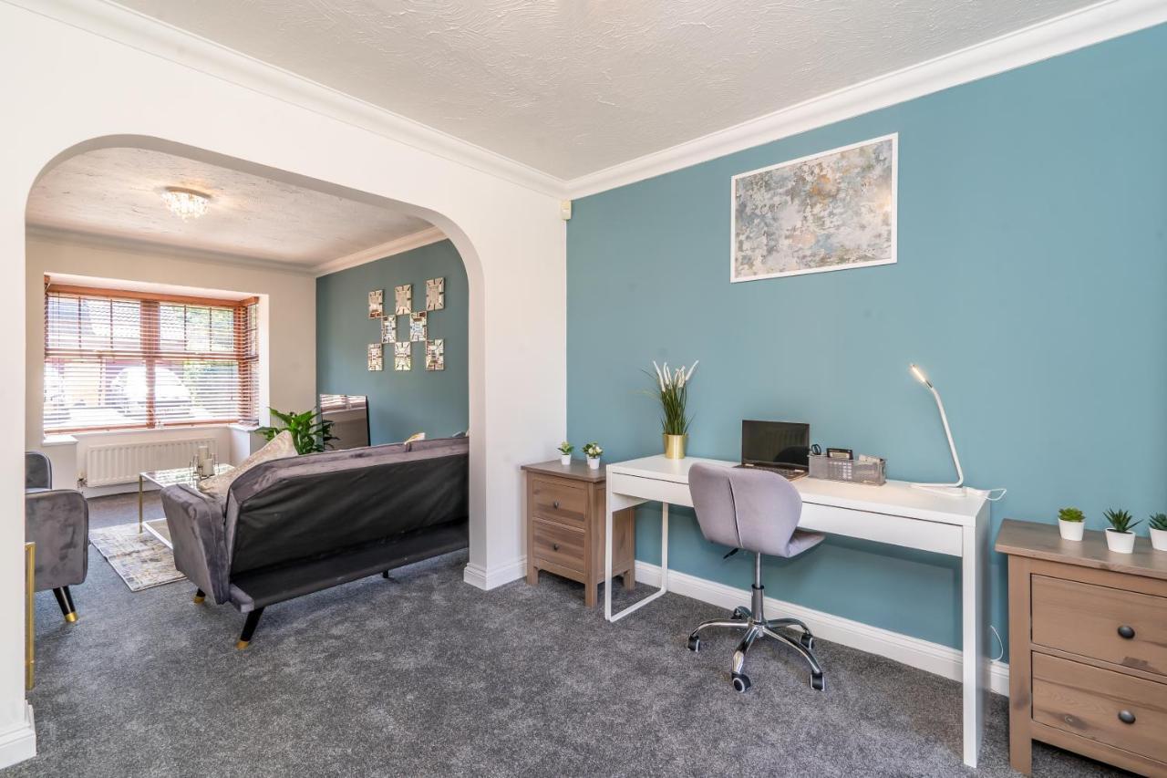 Holiday home Mk Center House: Family-friendly With Free Parking And Sky Tv