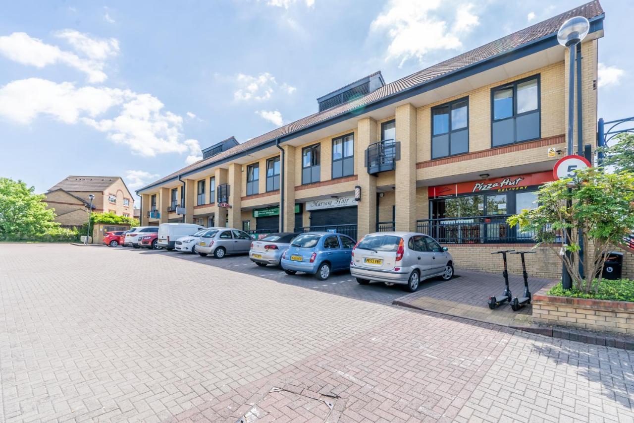Mk Center House, Perfect For Families, Groups, Free Parking, Sky Tv, Desk Space Managed By Chique Ltd *