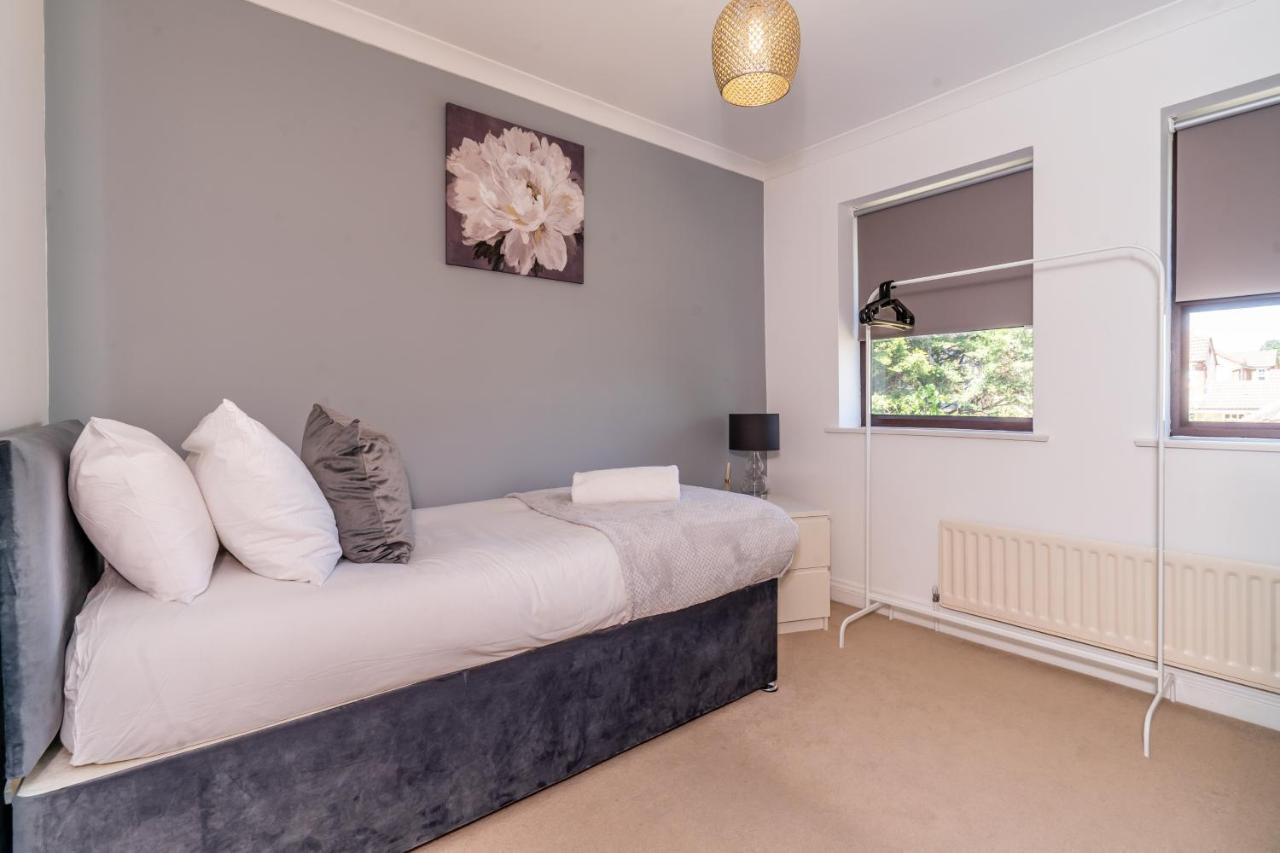 Mk Center House: Family-friendly With Free Parking And Sky Tv *