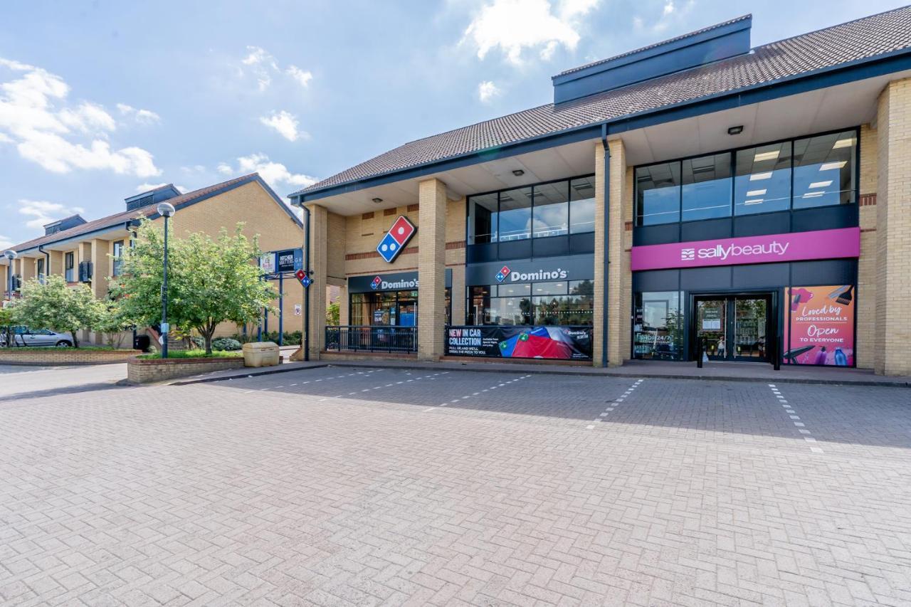 Mk Center House: Family-friendly With Free Parking And Sky Tv Holiday home